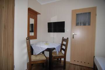 Фото номера Двухместный номер с основными удобствами и 1 кроватью Мотели Motel u Olka г. Boczów 9